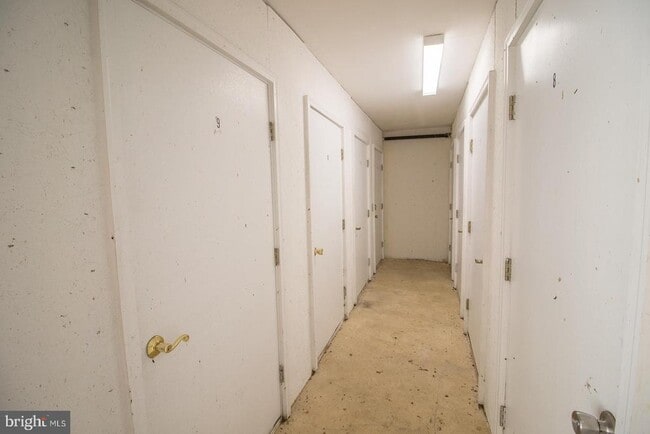 Building Photo - 45522 Westmeath Way