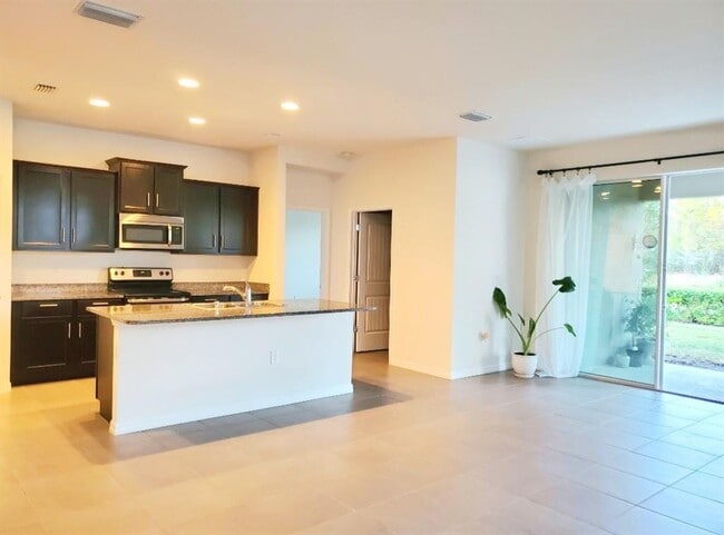 Building Photo - 17589 Garsalaso Cir