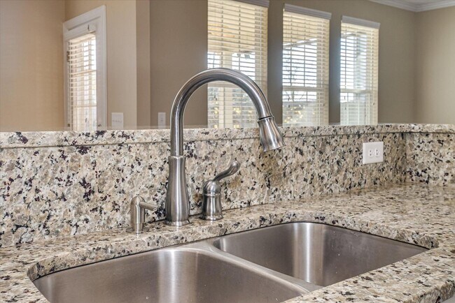 Building Photo - 852 Williford Run Dr