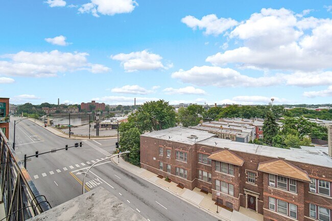 Building Photo - 2811 N Bell Ave
