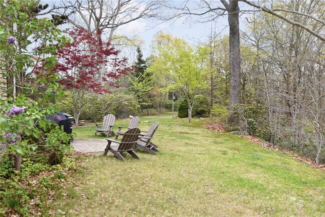 Building Photo - 390 Pendar Rd