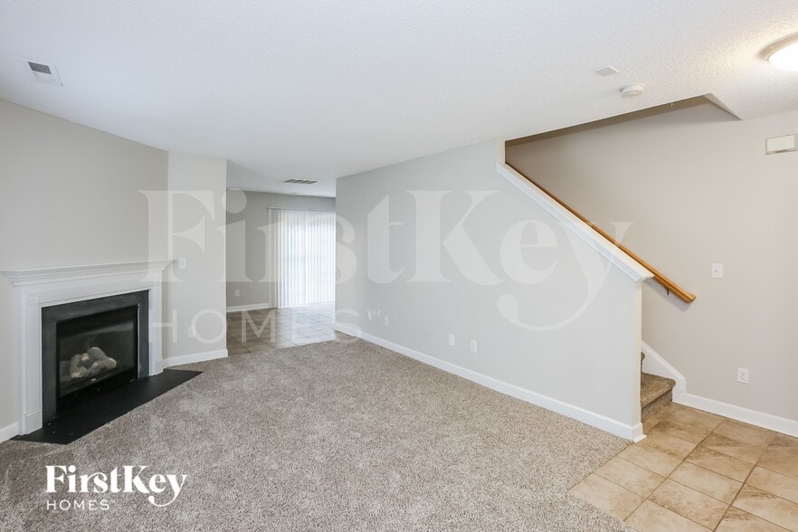 Building Photo - 9143 Simonton Dr