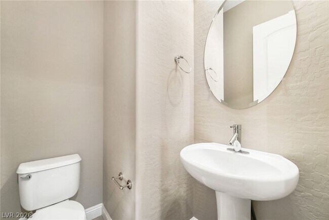 Building Photo - 2501 Luberon Dr