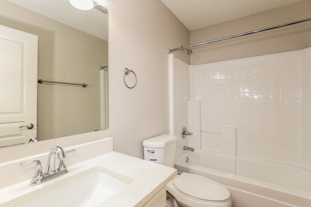 Building Photo - 3621 S 73rd Dr