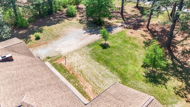Building Photo - Large 4-Bed Brick Rancher with 2-Car Attached Garage!
