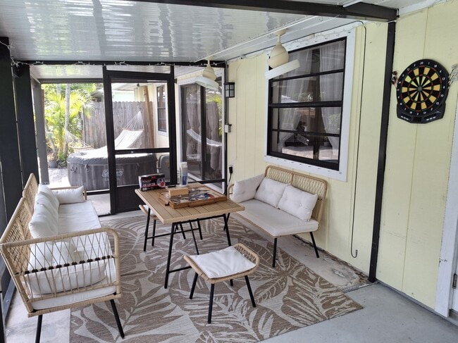 Building Photo - 385 Toledo St