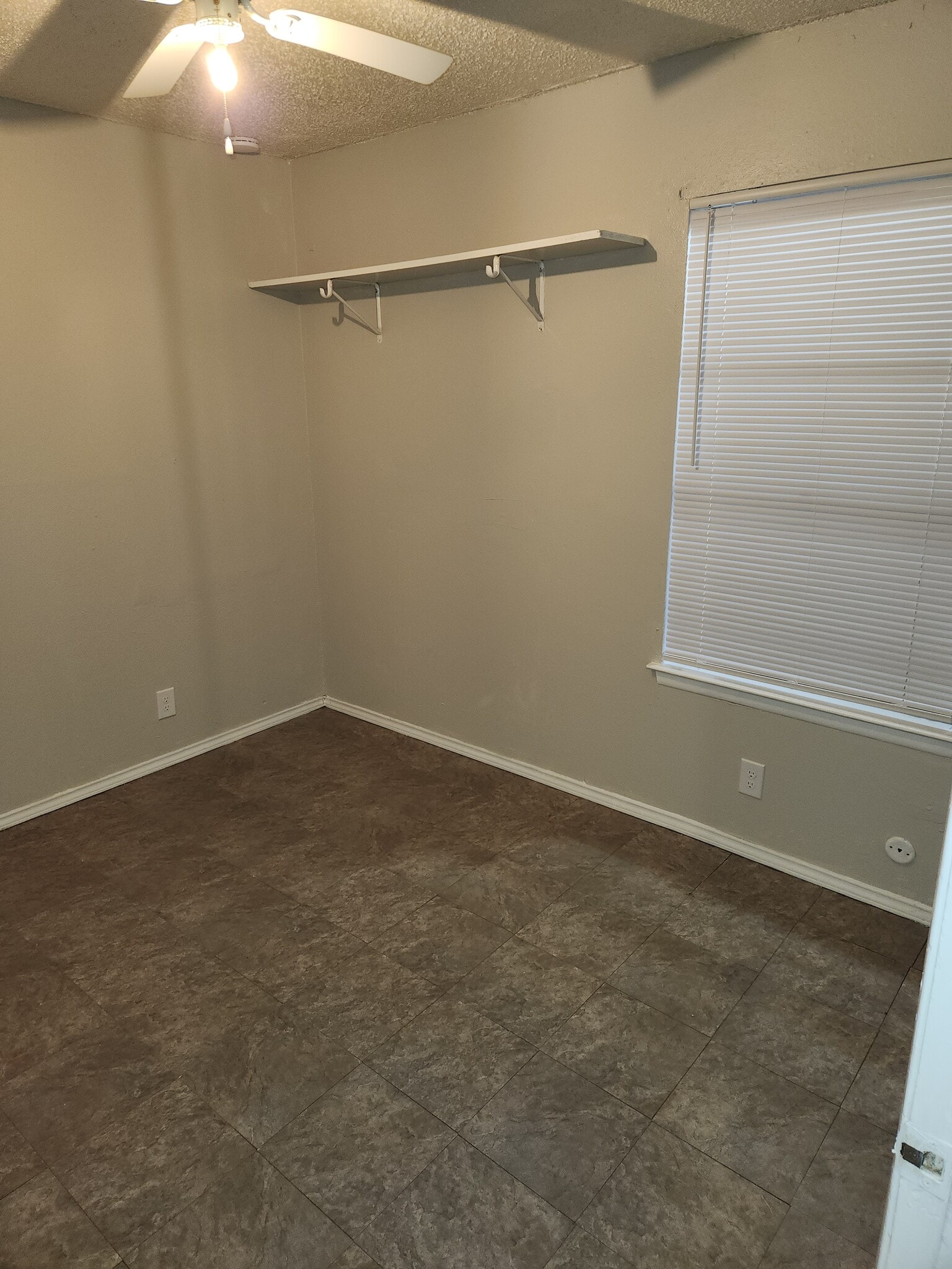 Building Photo - 6824 Oldham