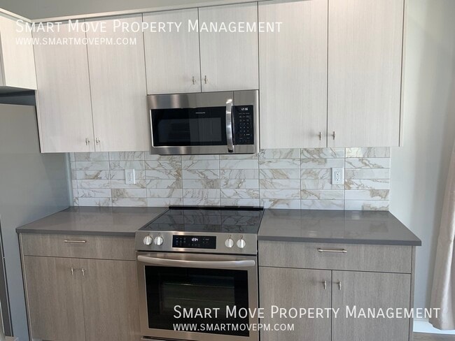 Building Photo - 3553 W Newland St