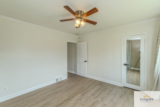Building Photo - 6510 Kriel St
