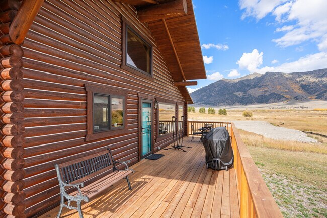 Building Photo - 5406 Henrys Lake Rd