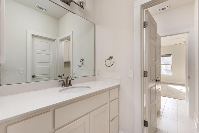 Building Photo - 2401 McBee St