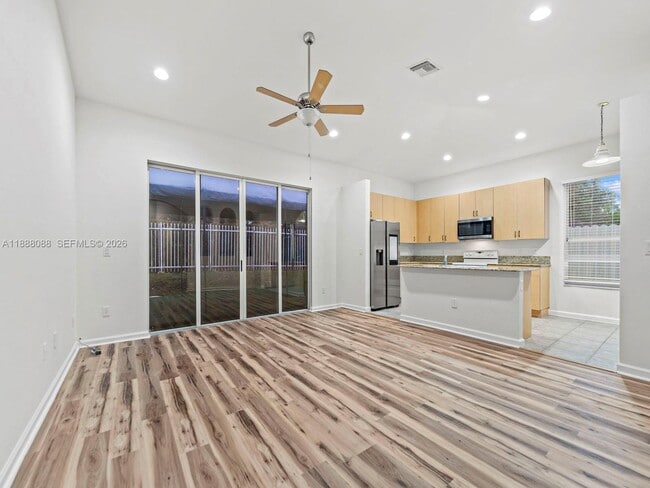 Building Photo - 2247 Portofino Ave