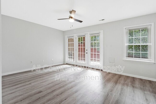 Building Photo - 208 Ellsworth St
