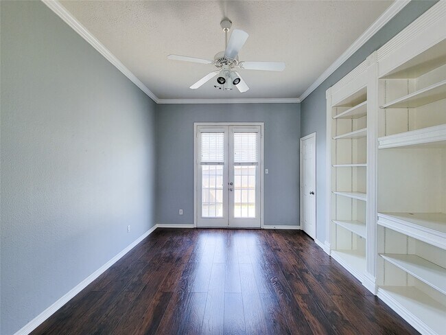Building Photo - 12755 Mill Ridge Dr