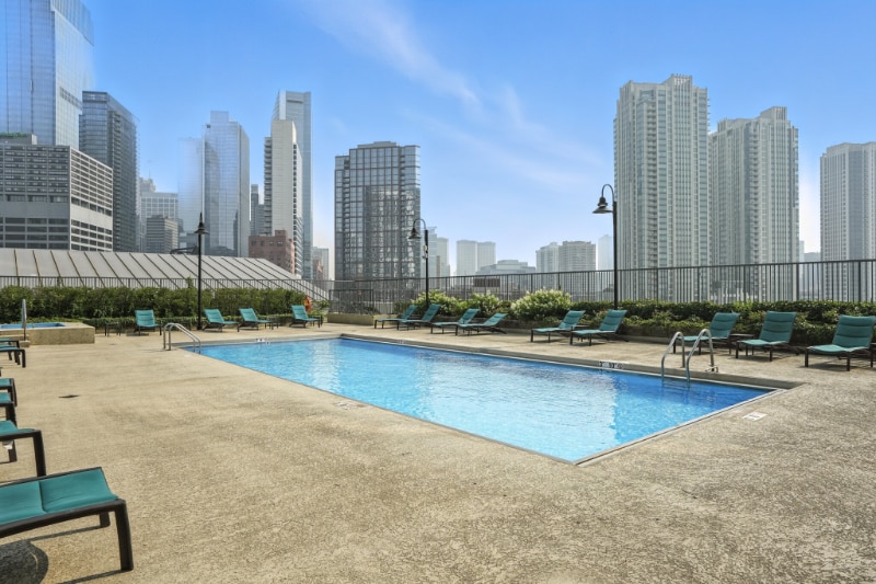 Building Photo - 548 N Kingsbury St