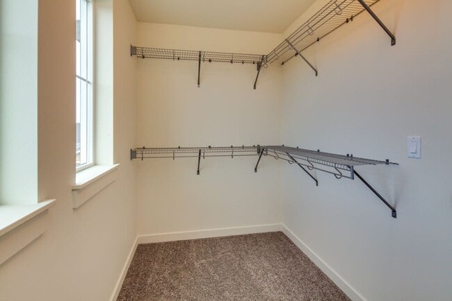Building Photo - Purcell Landing Townhome close to hospital