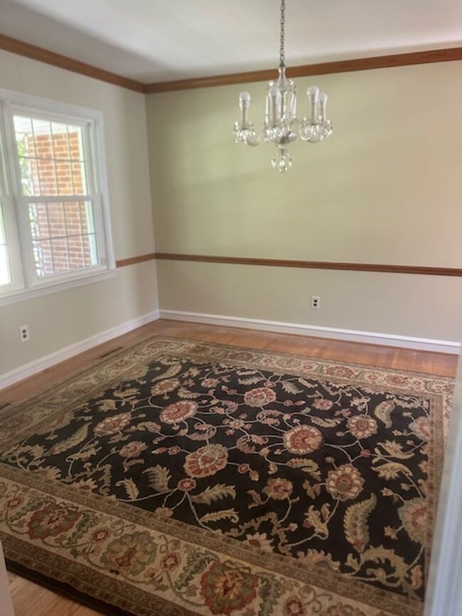 Building Photo - Lovely Colonial Home in Sharpley