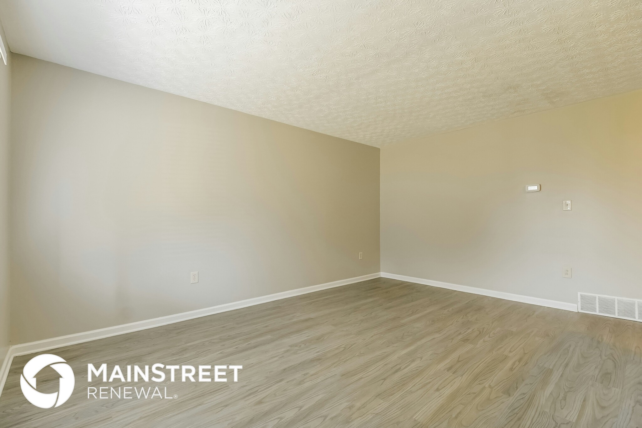 Building Photo - 6560 Benjamin Dr