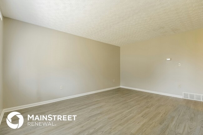 Building Photo - 6560 Benjamin Dr