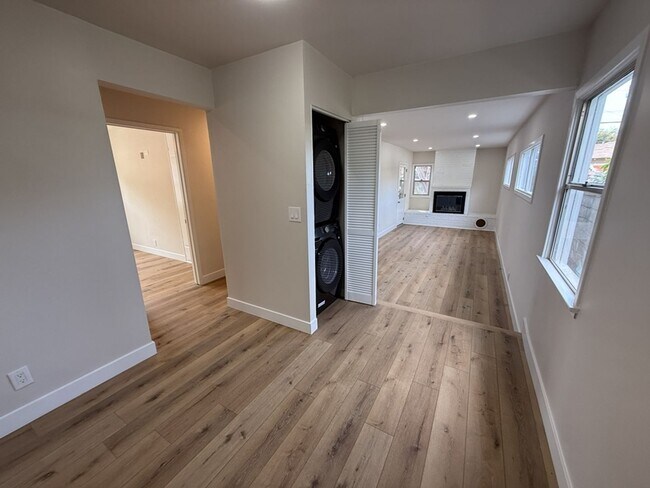 Building Photo - 3 brd, 1 bath located  in the Chandler Bike Path Neighborhood