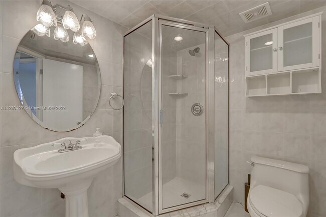 Building Photo - 4501 NE 21st Ave