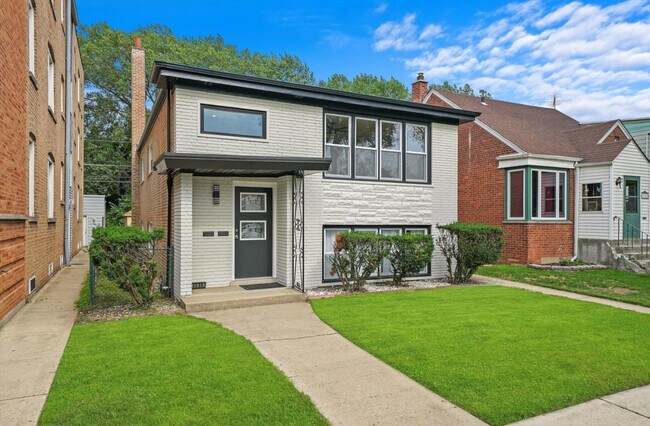 Primary Photo - 11315 S Ave G