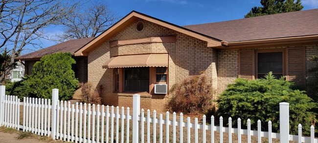 Building Photo - CLASSIC HOME CORNER LOT HARDWOOD FLOORS