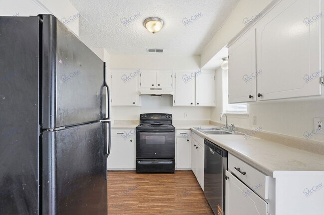 Building Photo - 3022 Kyle Rd