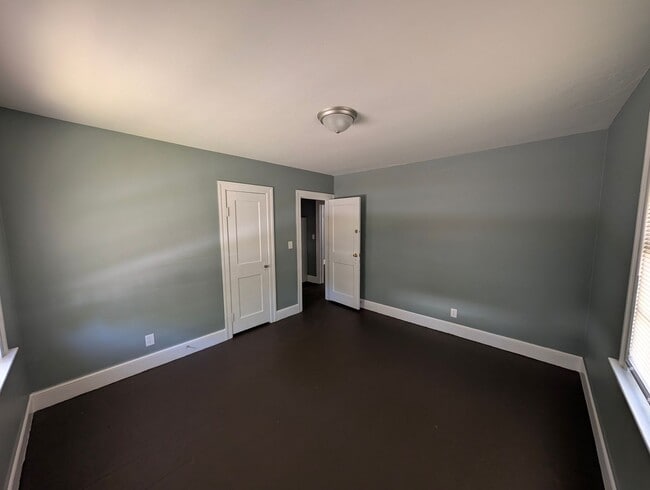 Building Photo - Cozy 2 bedroom