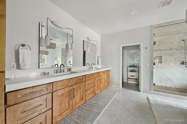 Building Photo - 4181 S Ivy Ln