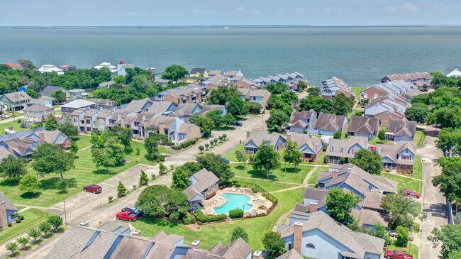 Building Photo - 2601 S Broadway St