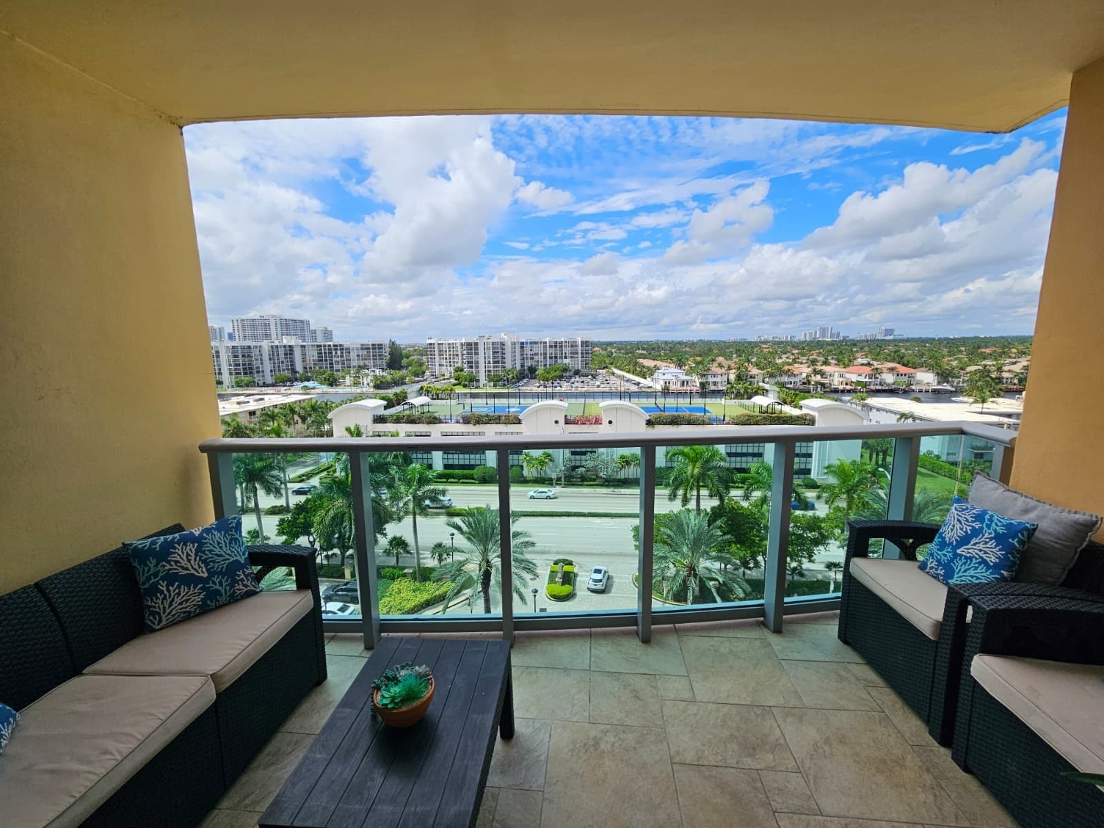 Building Photo - 2501 S Ocean Dr