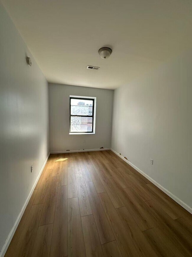 Building Photo - 1001 Arch St