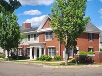 Building Photo - 46 Fairgate Dr