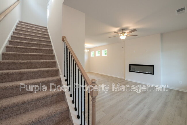 Building Photo - 1672 Eagle Dr