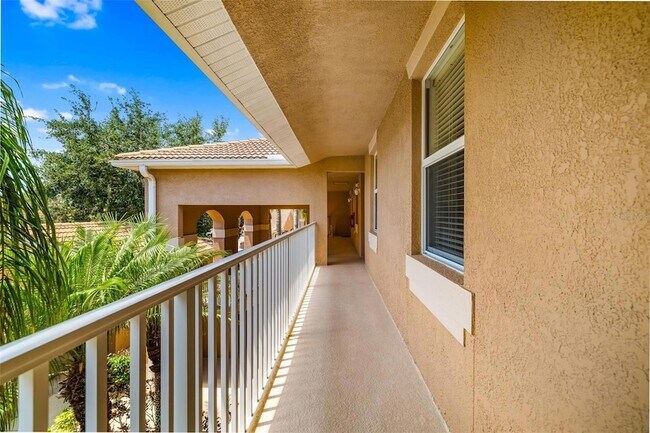 Building Photo - 905 Fairwaycove Ln