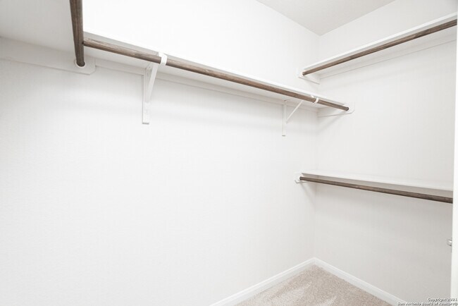 Building Photo - 533 Moonvine Way