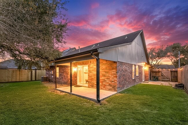 Building Photo - 5122 Prairie Creek Dr