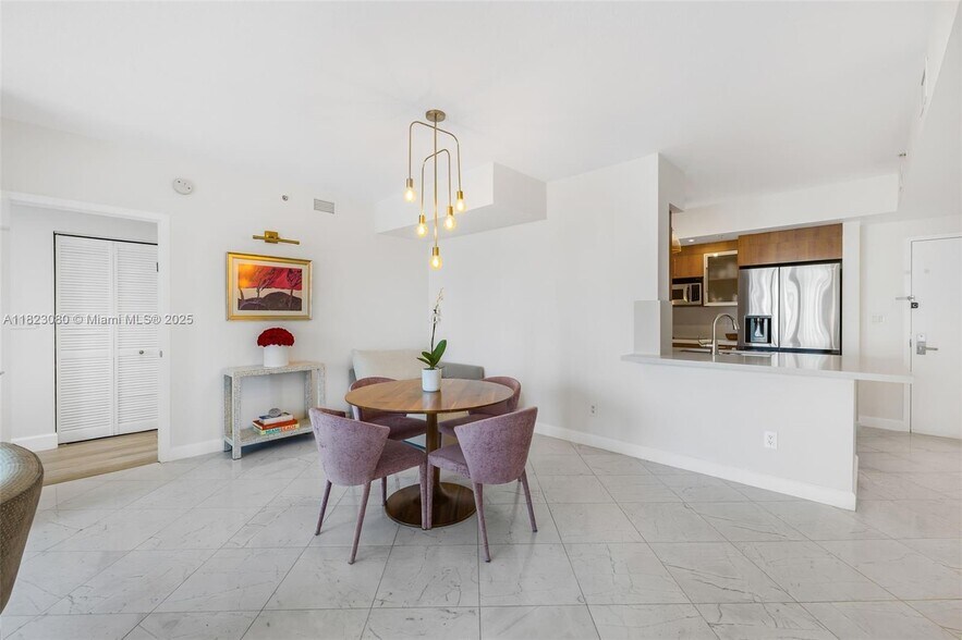 Building Photo - 325 S Biscayne Blvd