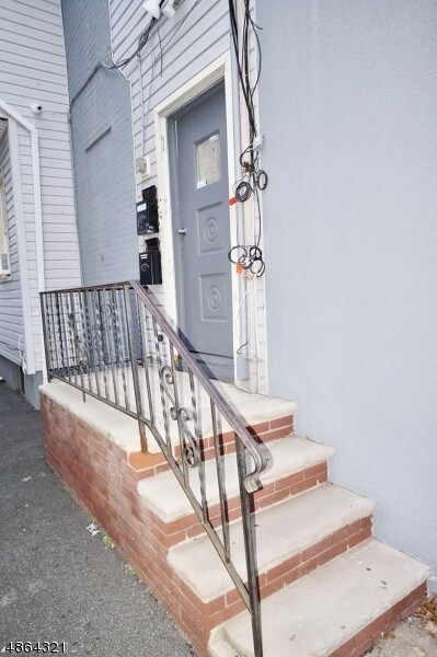 Building Photo - 621 Westfield Ave