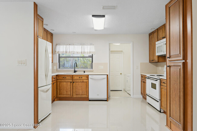 Building Photo - 382 Chester Dr