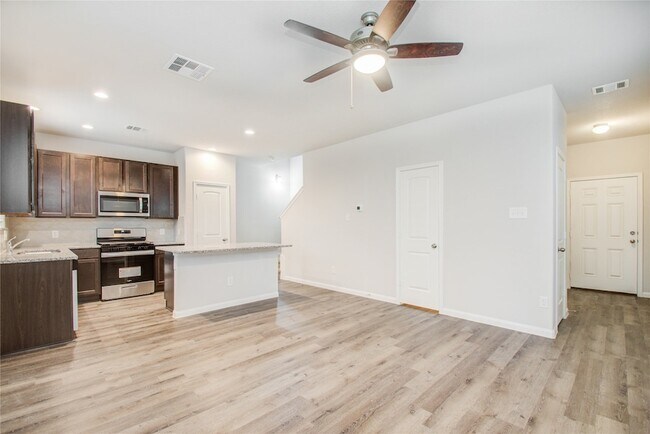 Building Photo - 21915 Grand Majestic Dr