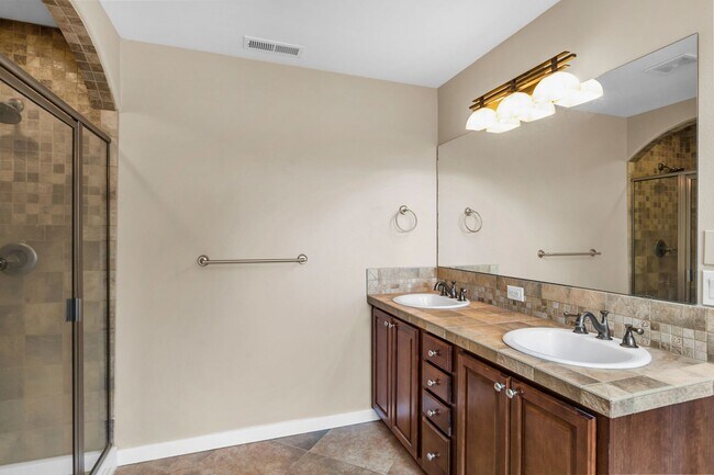 Building Photo - First Time Rental Property With Gorgeous F...
