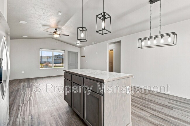 Building Photo - 6030 Tarsus Ln