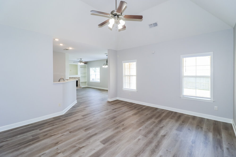Building Photo - 8885 Versilia Ave