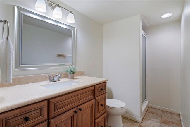Building Photo - 18231 Lakepoint Cove