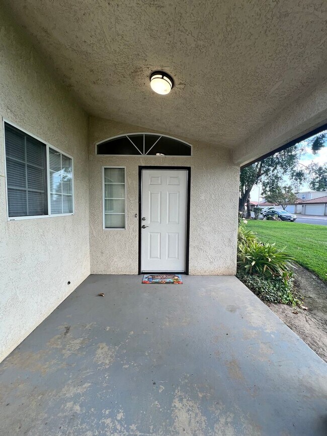 Building Photo - 92 Rosewood Cir