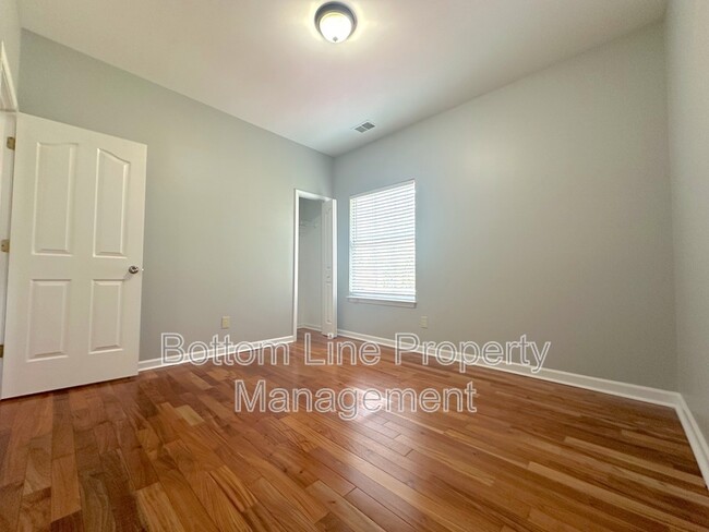 Building Photo - 4845 Chesney St NW