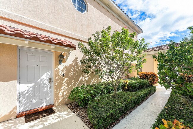 Building Photo - 2109 Tarpon Lake Way