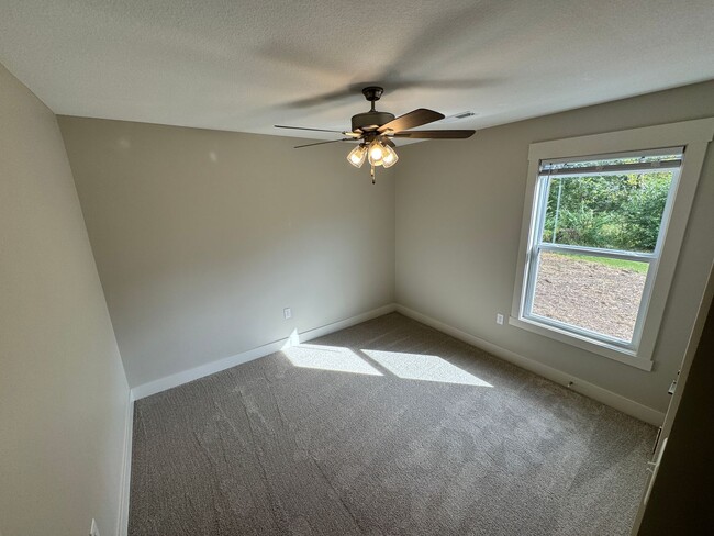 Building Photo - BRAND NEW 3-bedroom Duplex in Irvine Acres!